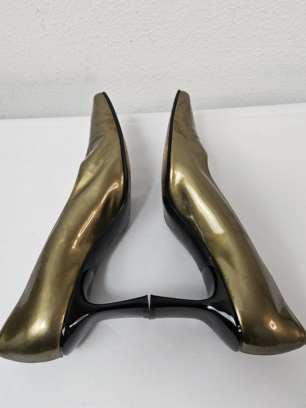 Vintage Stuart Weitzman gold patent leather square-toed pumps Size 8